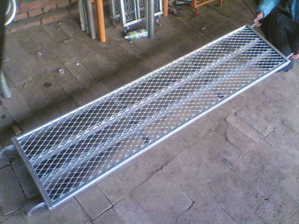 平台脚踏网 - 河北强佑金属制品有限公司图片2